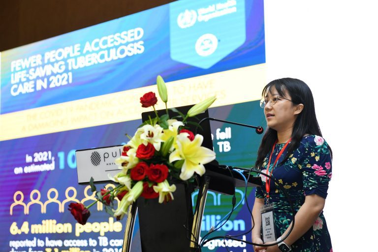 Dr. Le Hong Van presented the report “New Diagnosis for Tuberculosis: From Research to Clinical”
