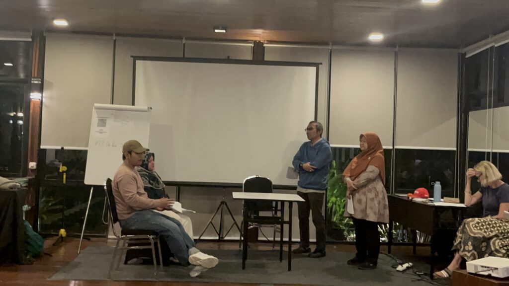 Malaria Forum Theatre "Caught in the Middle"