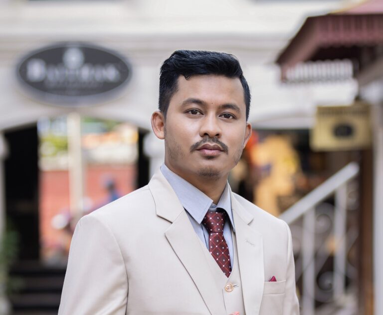 E00198_RKS_Photo_BioUpdate_0401