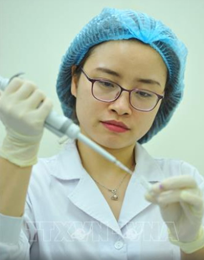 Hong-Trang-chat-w-scientists